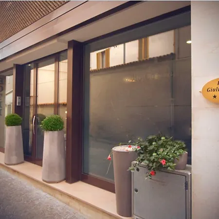 Ξενοδοχείο Giulio Cesare 3*