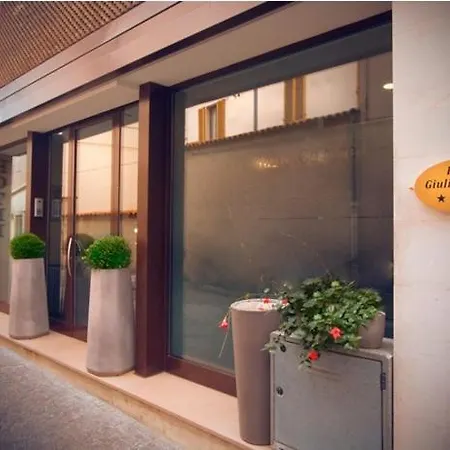 ホテル ジュリオ チェザーレ 3*