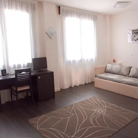 ホテル ジュリオ チェザーレ リミニ